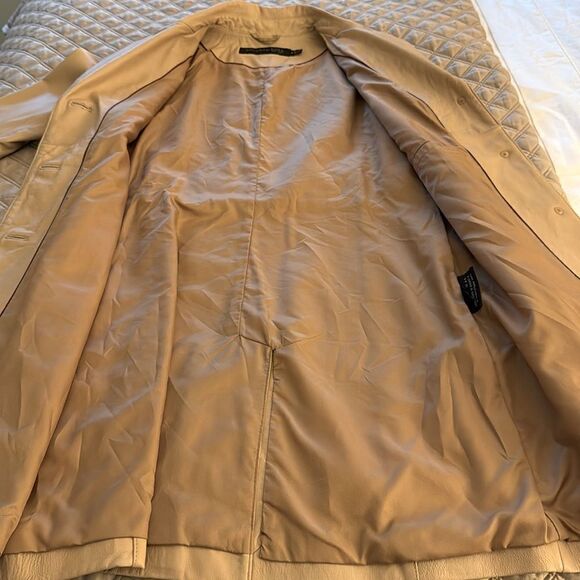 Kenneth Cole New York Woman’s Genuine Leather Full Length Tan Coat. Size Medium. - Picture 7 of 11
